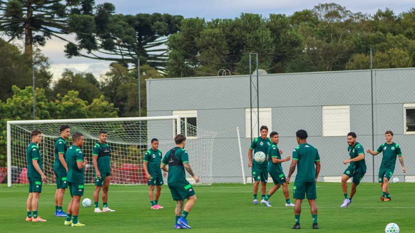 Coritiba x Chapecoense: escalações e onde assistir jogo do Brasileirão