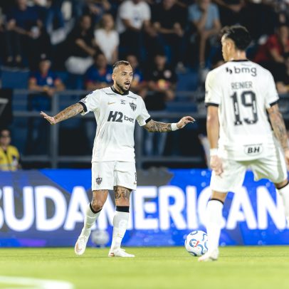 Cuello aproveita falha de Cleiton, e Atlético-MG vence o Bragantino