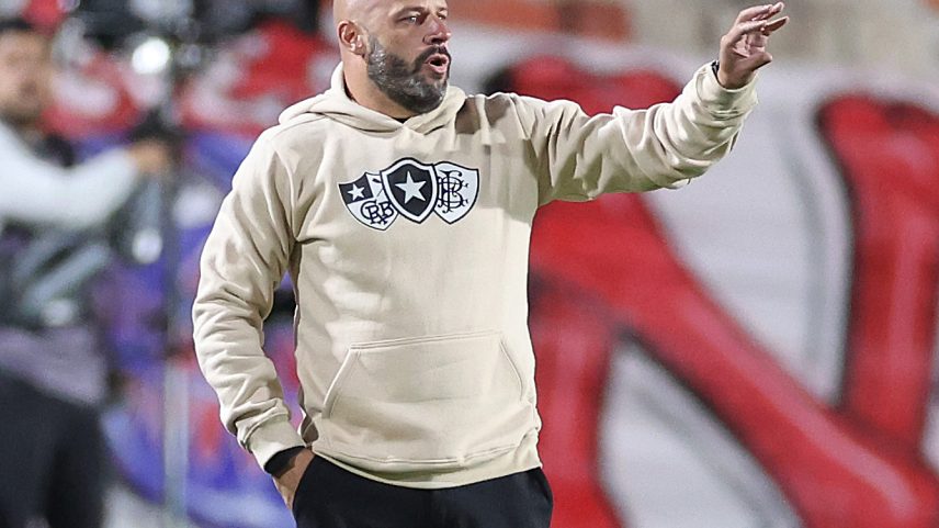 Botafogo demite Franclim Carvalho após sequência negativa