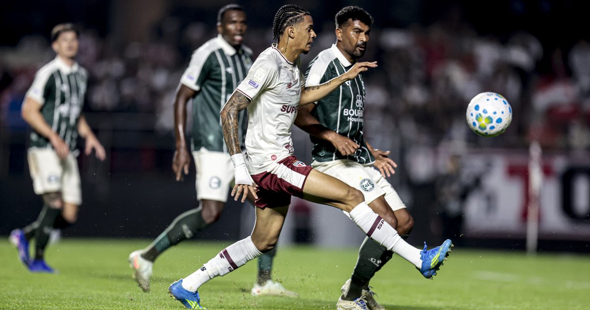 São Paulo cede empate ao Coritiba e chega ao nono jogo sem vencer