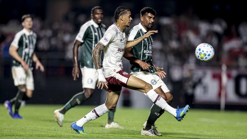 São Paulo cede empate ao Coritiba e chega ao nono jogo sem vencer