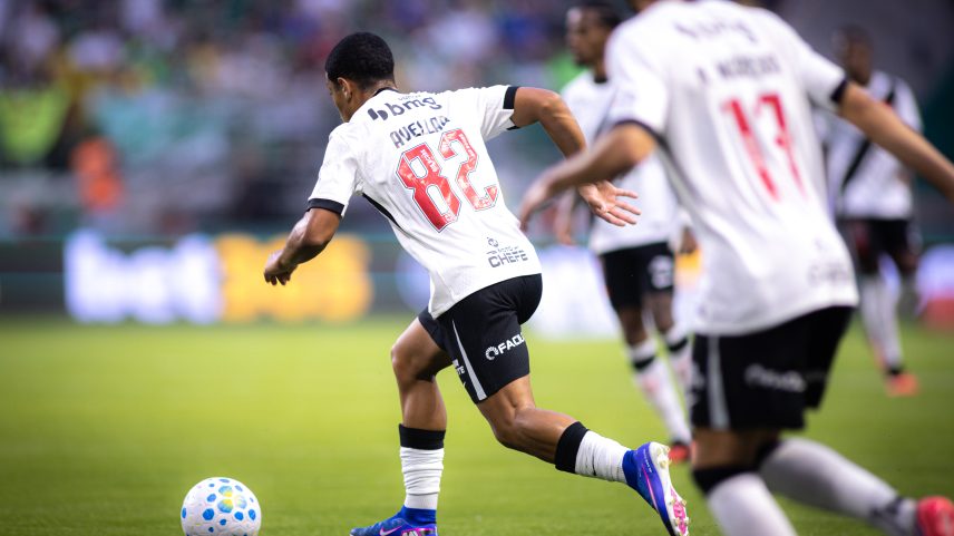 Vasco x Vitória: onde assistir, escalações e arbitragem