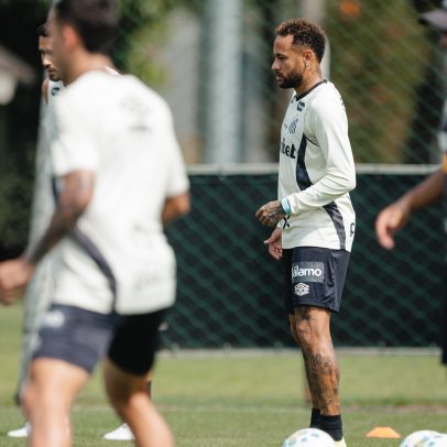 Neymar é relacionado pelo Santos para clássico contra o Corinthians