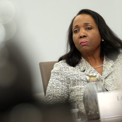 Trump retoma tentativa de demitir Lisa Cook, diretora do Fed