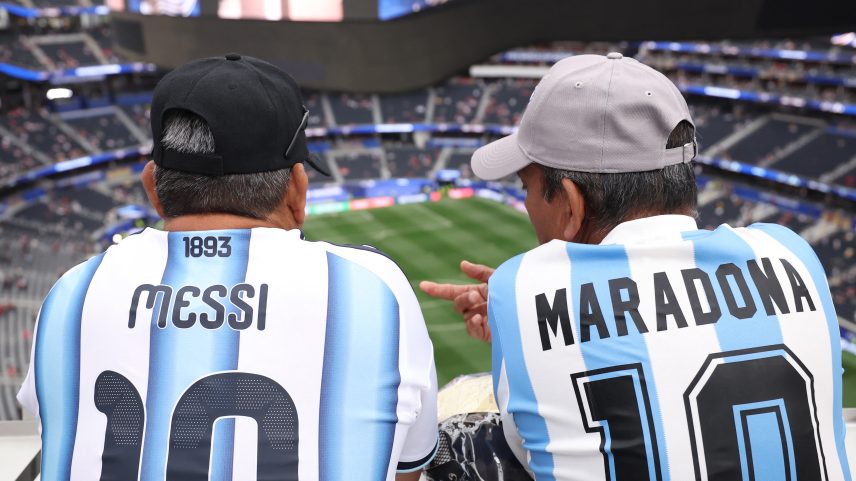 Messi x Maradona: quem teve os melhores números pela Argentina?