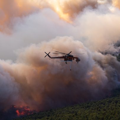 Dois helicópteros de combate a incêndio colidem na Grécia