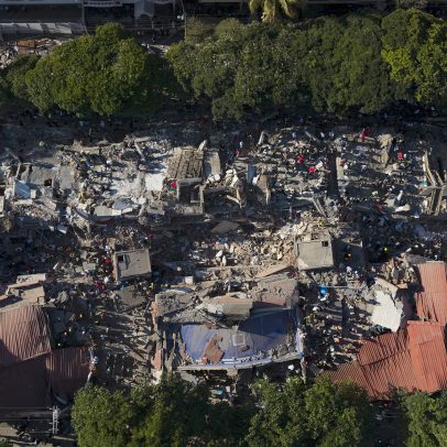 Sobe para 314 o número de mortos no terremoto na Colômbia