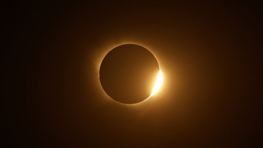 Eclipse solar total é visto na Islândia e na Espanha; assista vídeo