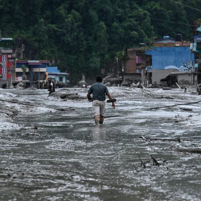 Colapso de geleira pode ter causado enchente mortal no Nepal