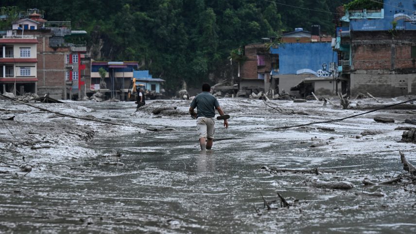 Colapso de geleira pode ter causado enchente mortal no Nepal