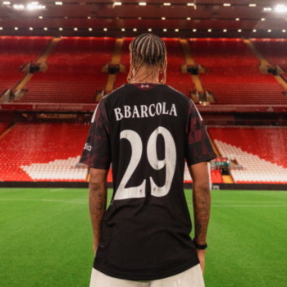 Liverpool anuncia a contratação de Bradley Barcola, ex-PSG