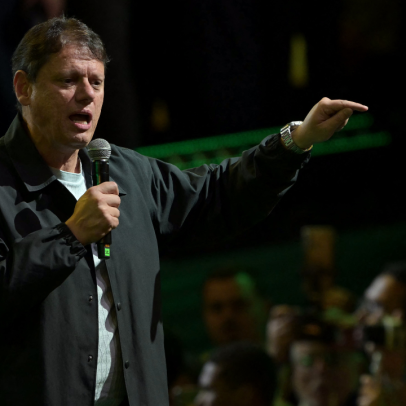 Tarcísio garante emprego de ferroviários e pede fim da greve da CPTM