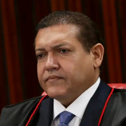 TSE nega hackeamento e diz que filiação de Flávio foi feita por pessoa com credencial do Missão