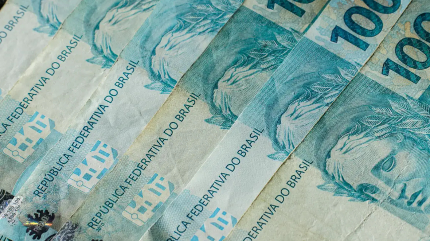 Atlas/Bloomberg: 77,5% não alteraria voto por opinião de influenciador