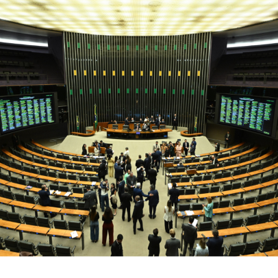 38,4% dos candidatos ao Senado têm 60 anos ou mais