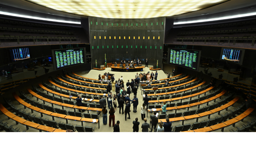 38,4% dos candidatos ao Senado têm 60 anos ou mais