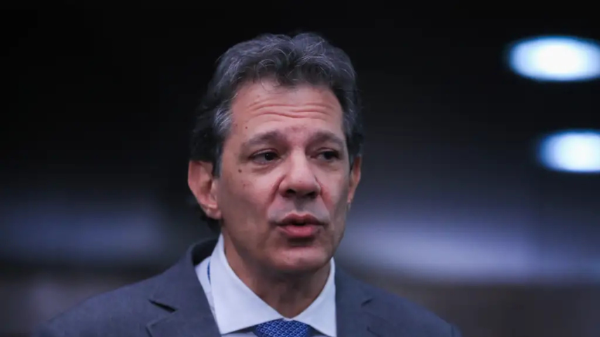 Haddad diz que seu motorista foi abordado de forma ostensiva pela PM de SP