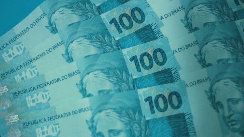 Retiradas da poupança superam depósitos em R$ 7,15 bilhões em julho
