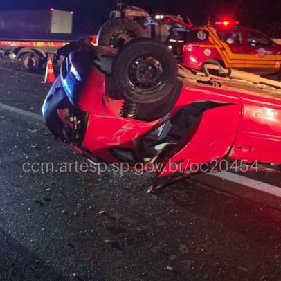 Acidente com cinco veículos deixa 2 mortos e 5 feridos em rodovia de SP