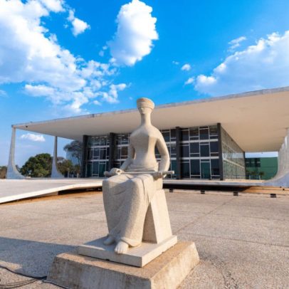 STF ordena devolução de penduricalhos pagos a juízes de 7 tribunais