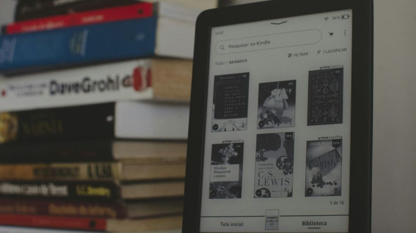 Encha Seu Kindle: Amazon oferece livros gratuitos e com desconto