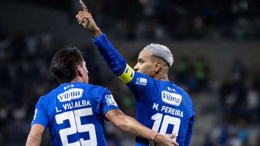 Matheus Pereira decide no último lance, e Cruzeiro vira sobre o Flamengo