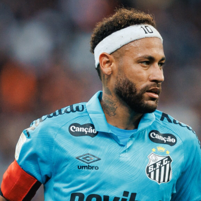 Neymar critica hostilidade de corintianos a criança após ganhar camisa