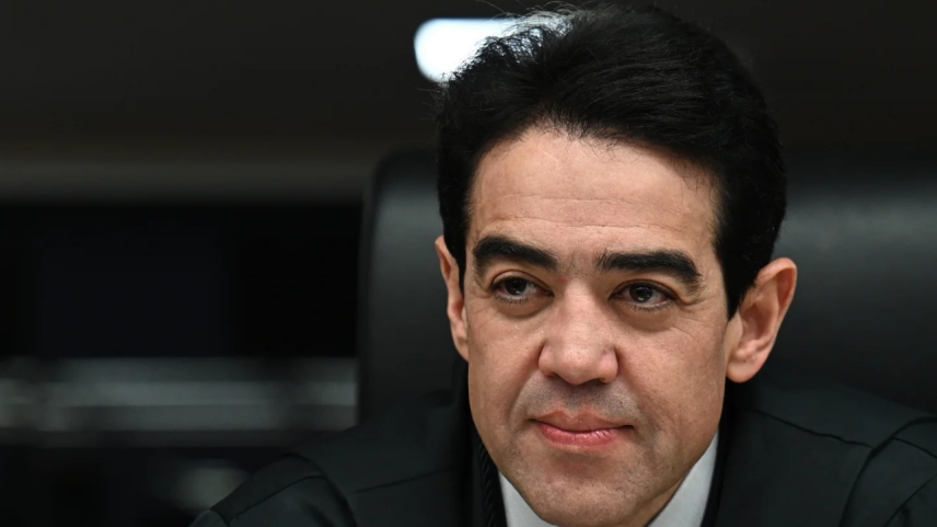 Bruno Dantas oficializa saída do TCU