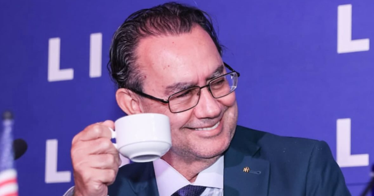 Augusto Cury desiste de debate: “Os principais atores não vieram ao teatro”