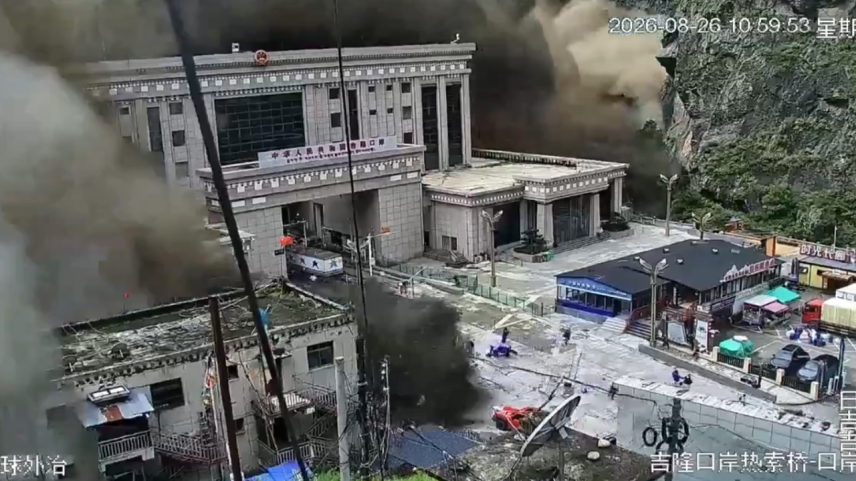 Vídeo mostra deslizamento devastador na fronteira do Nepal com Tibete