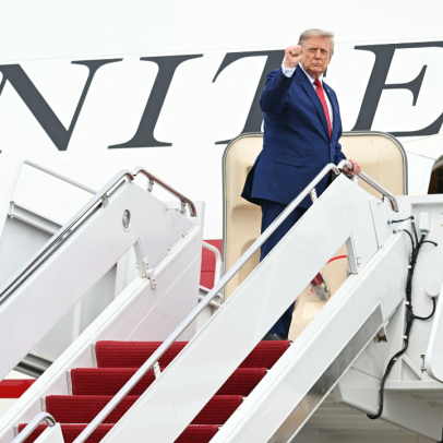 Trump confirma troca de avião misteriosa após ameaça de morte