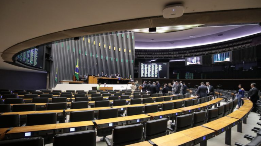 Câmara instala hoje comissão para debater redução da maioridade penal