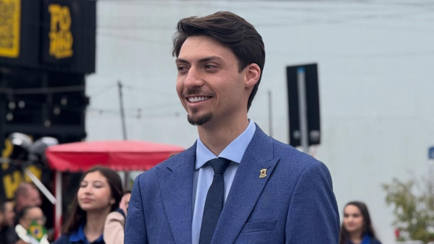 Jair Renan Bolsonaro declara patrimônio de 187 mil no TSE
