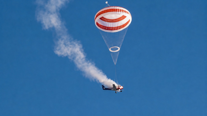 Avião monomotor cai e pega fogo na Grande BH; veja vídeo