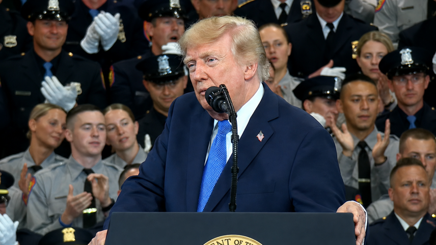 Trump declara que Estreito de Ormuz será "território dos EUA"