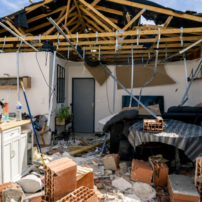 VÍDEO | Tornado deixa cerca de 40 feridos e causa destruição na França