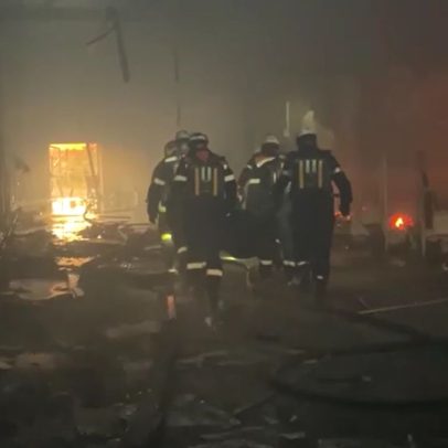 VÍDEO | Shopping é atingido por drone russo e deixa 15 mortos na Ucrânia