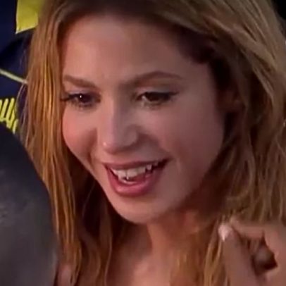 Shakira promete construir 10 escolas após terremoto na Colômbia