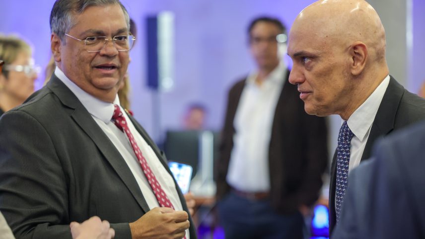 Dino e Moraes querem rediscutir exigência de diploma de jornalista no STF