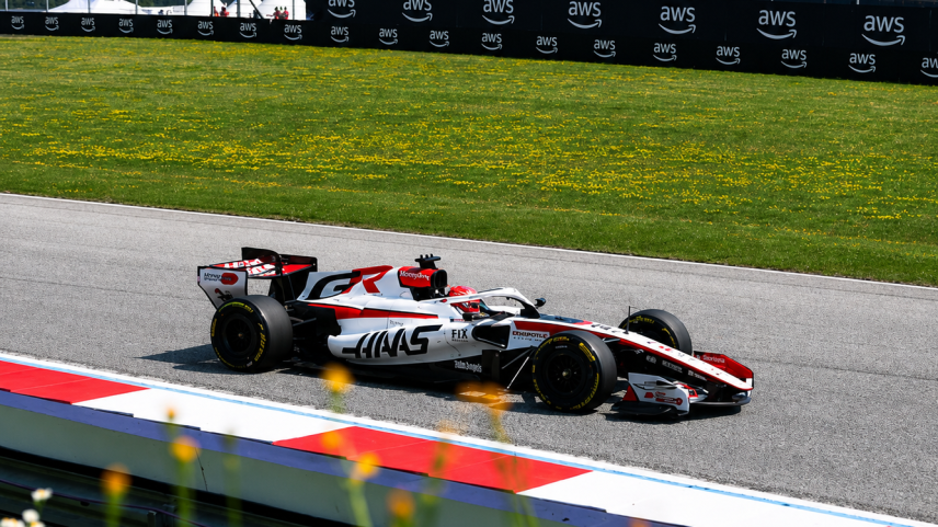Ucrânia reage à decisão da FIA sobre volta de russos à Fórmula 1