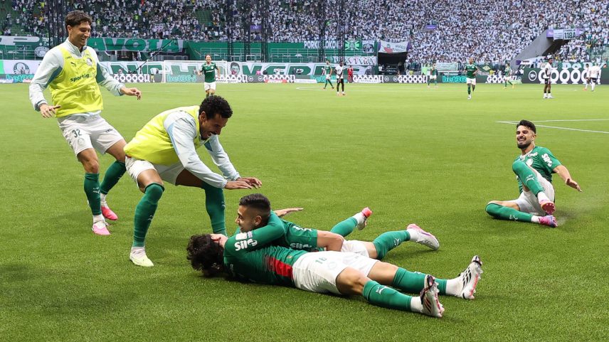 Palmeiras goleia Vasco e aumenta vantagem na liderança do Brasileirão