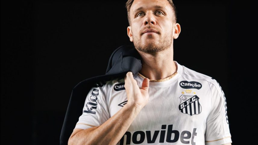 Santos anuncia ex-Grêmio, Arthur, como novo reforço para a temporada
