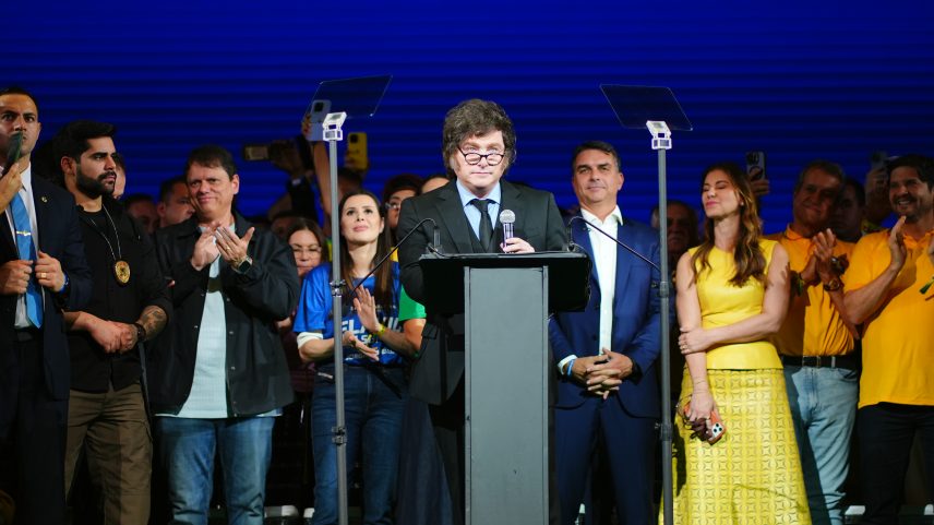 Maioria dos argentinos desaprova ataques de Milei a Lula, diz pesquisa