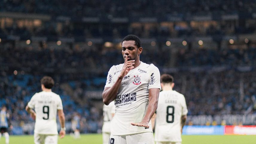 Corinthians negocia André com o Nottingham Forest, diz jornal inglês