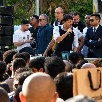 Renan Santos abre campanha se apresentando como alternativa para a direita