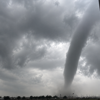 VÍDEO | Tornado em Nova York deixa estragos