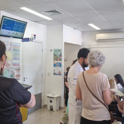 Dia D de vacinação tem UBSs lotadas em São Paulo
