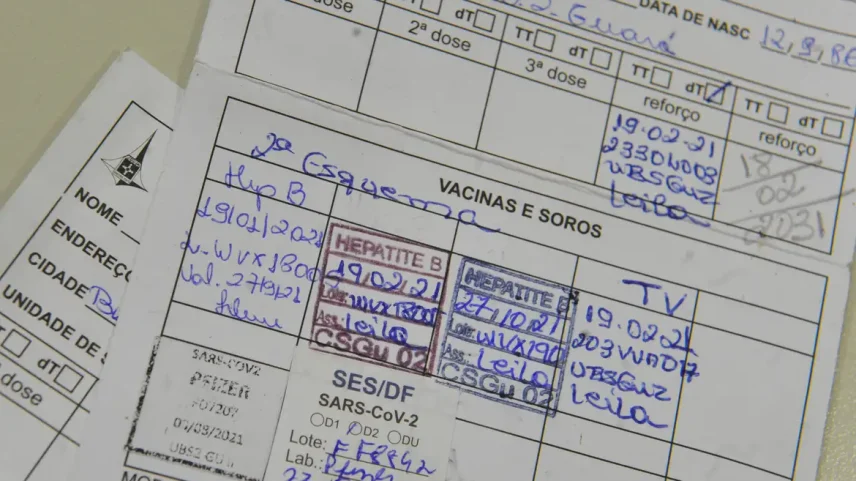 AGU derruba 18 canais no Telegram que vendiam comprovantes de vacinação falsos