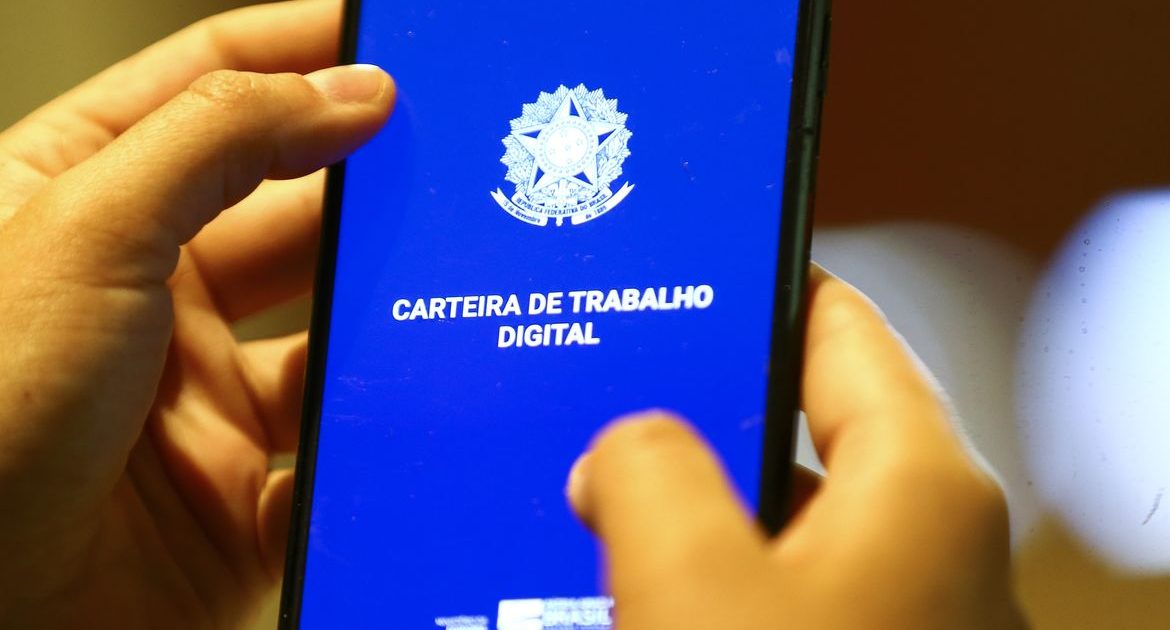 Emprego formal cresce 19,1% no Brasil e chega a 62,9 mi de vínculos