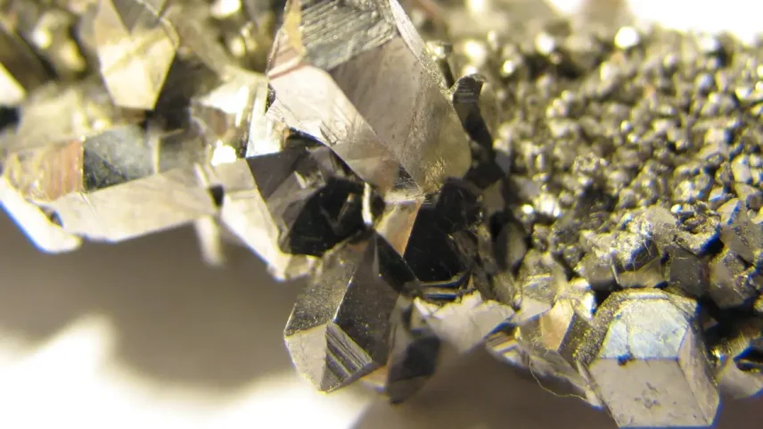 Brasil tem até 20 projetos de minerais críticos financiáveis pelo BID